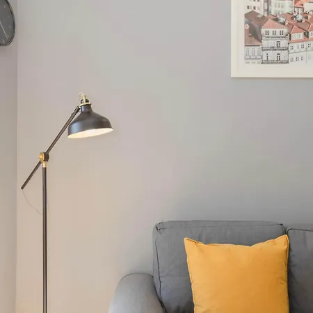 Apartment Liiiving In - Silver Light